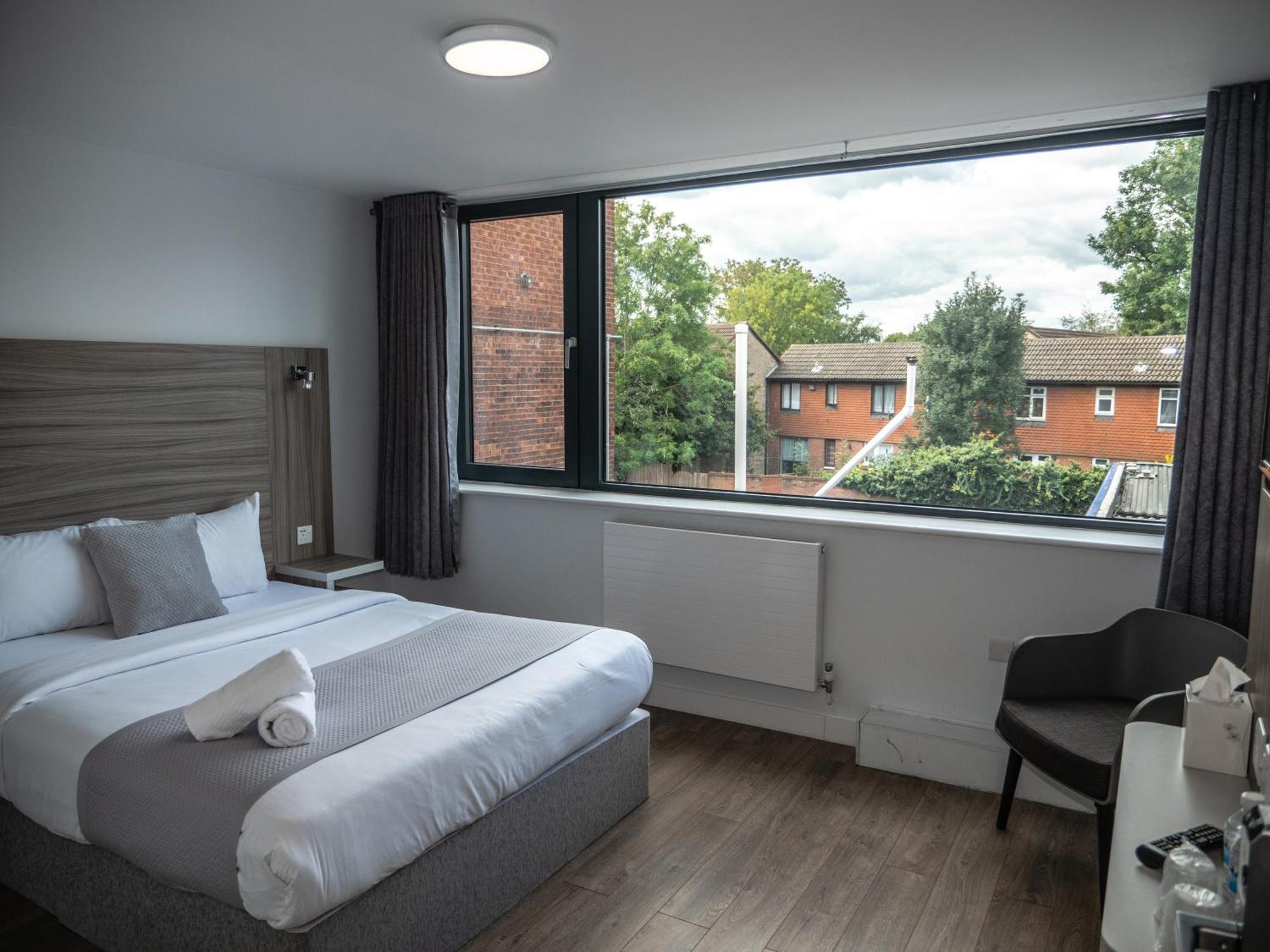 Sky Nights Hotel London Heathrow Hillingdon Exterior photo